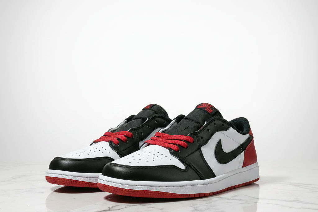 Air Jordan 1 Low Black Toe - Toes Left